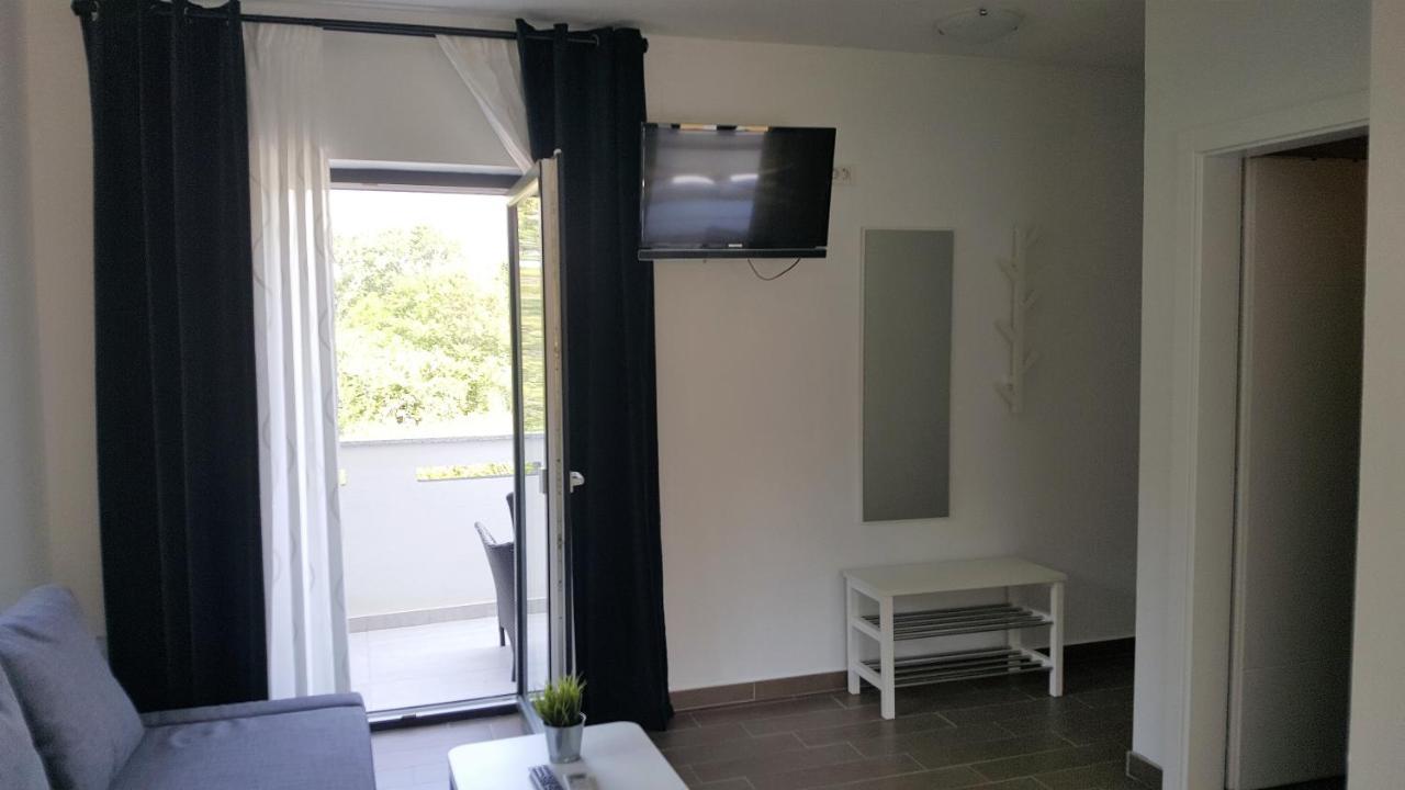Apartments Artemis Baska  Ngoại thất bức ảnh